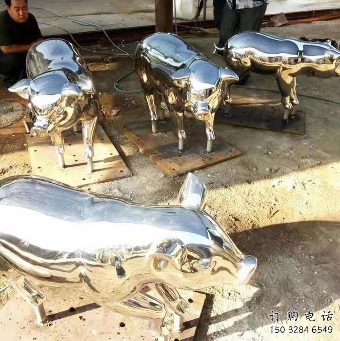 鏡面豬雕塑廠家 大型戶外擺件 風(fēng)景區(qū)仿真豬雕塑
