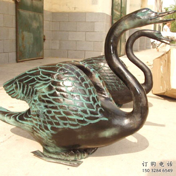 抽象鴨子雕塑廠家 創(chuàng)意戶外擺件 大門口彩繪鴨子雕塑