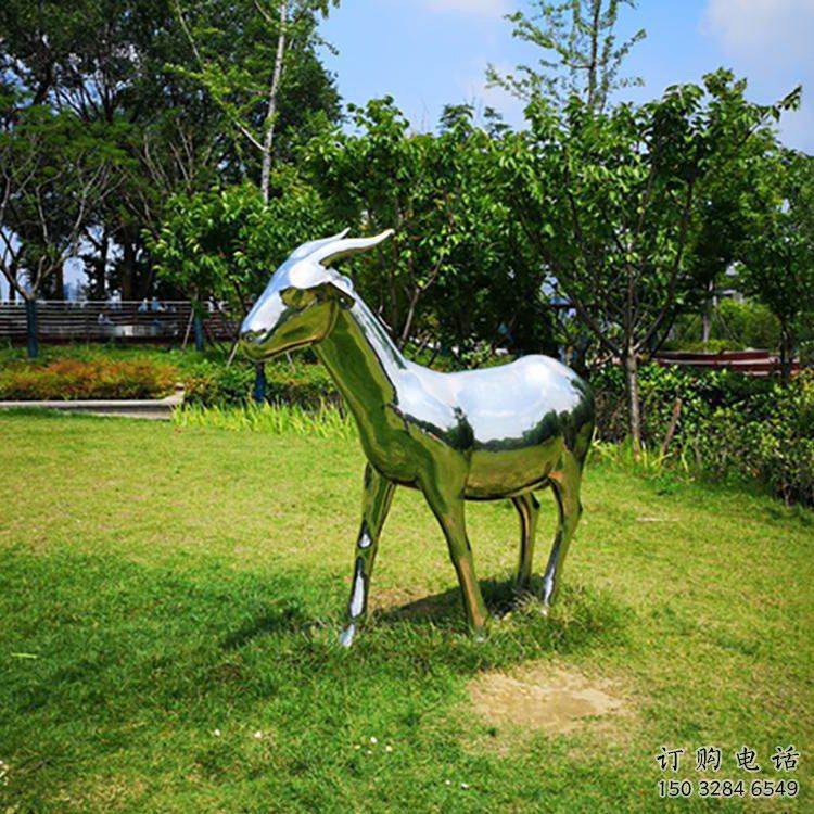 鏡面小羊雕塑廠家 現(xiàn)代公園擺件 游樂場異形小羊雕塑