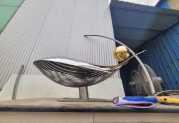 鍛造頂球雕塑廠家 戶外公園小品 創意不銹鋼頂球雕塑廠