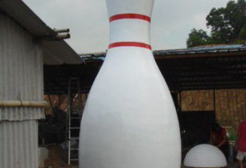 體育場保齡球雕塑廠家 仿真運動小品 幾何保齡球雕塑廠