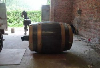 戶外酒罐雕塑廠家 噴漆小品 街頭酒罐雕塑廠