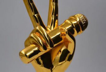 電鍍?cè)捦驳袼軓S家 戶外園林?jǐn)[件 大型不銹鋼話筒雕塑廠