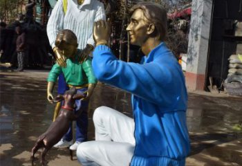 現代一家人雕塑廠家 大型別墅區擺件 彩繪不銹鋼一家人雕塑廠