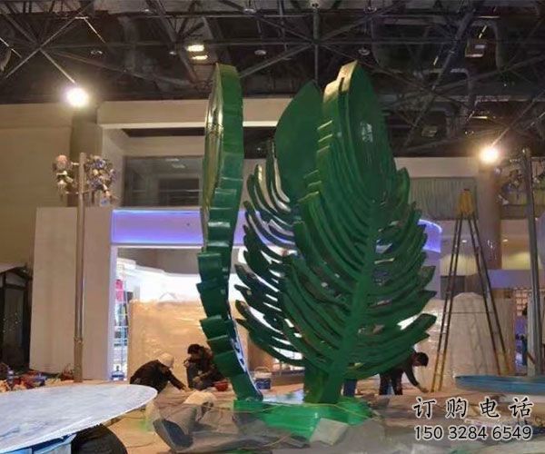 拉絲葉片雕塑廠家 鏤空創(chuàng)意擺件 別墅區(qū)不銹鋼葉片雕塑廠