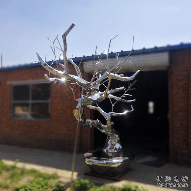 創意迎客松雕塑廠家 鏡面小品 公園不銹鋼迎客松雕塑廠