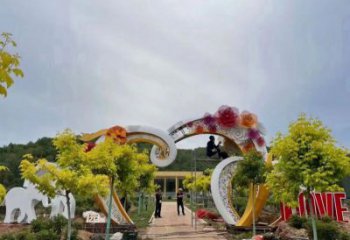 心形拱門雕塑，鏤空工藝，不銹鋼藝術大門雕塑廠家