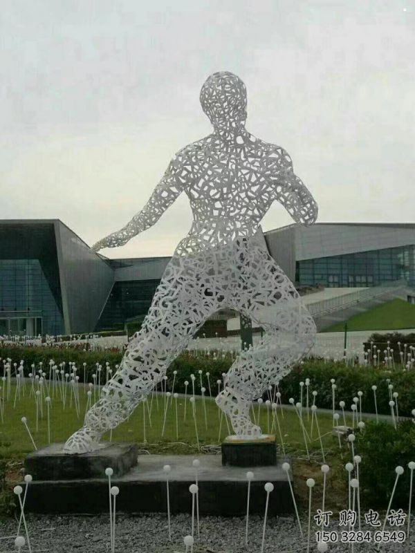 鏤空李小龍雕塑制造，街景小品，鐵藝人物雕塑優(yōu)價(jià)