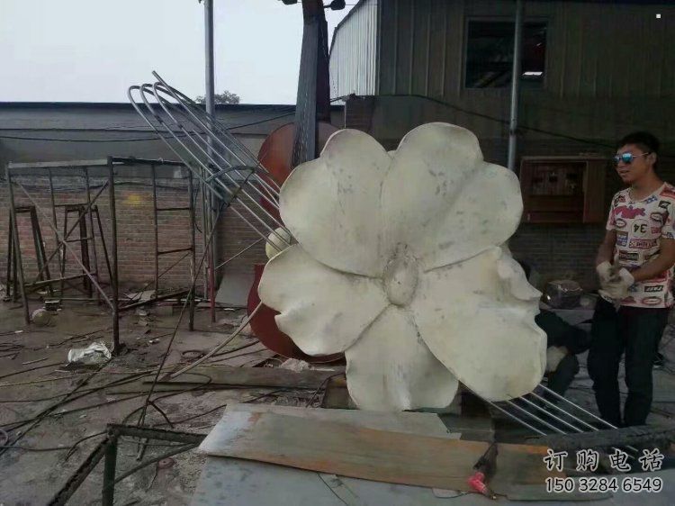 鶴壁幾何指環(huán)雕塑