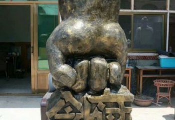 攀枝花握拳雕塑訂做，歐式風格，玻璃鋼握拳雕塑廠家選定